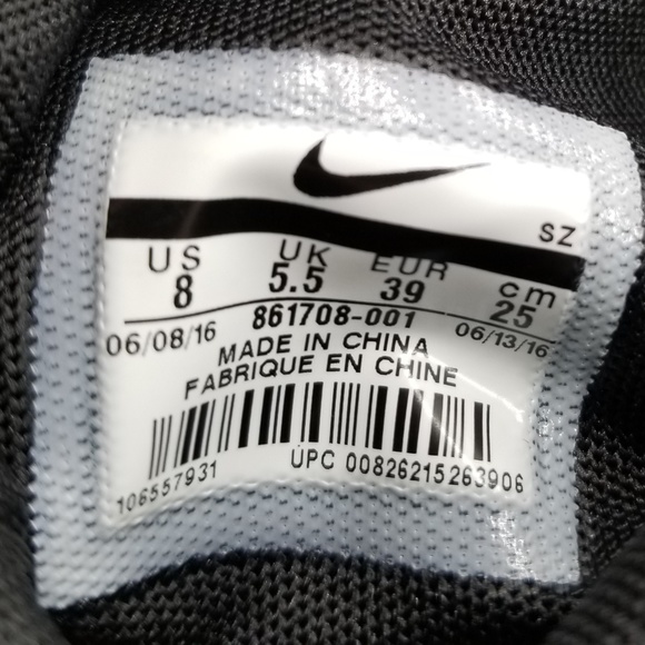 NEW Nike Roshe Two Hi Flyknit Sneaker Boots Black - Picture 7 of 7